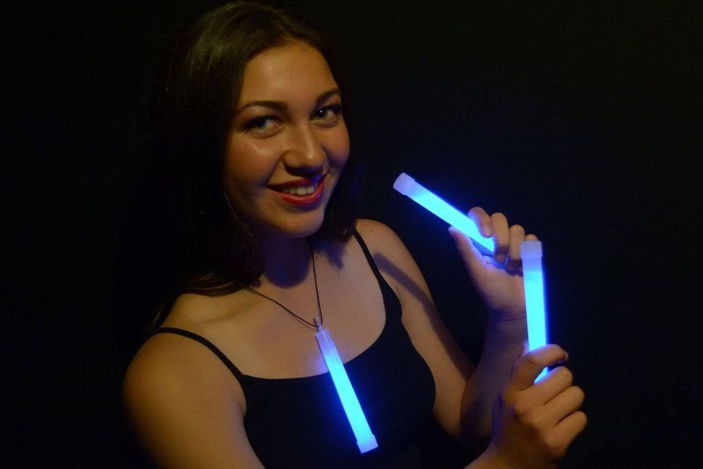 100 Industrial Grade Blue Light Sticks V787