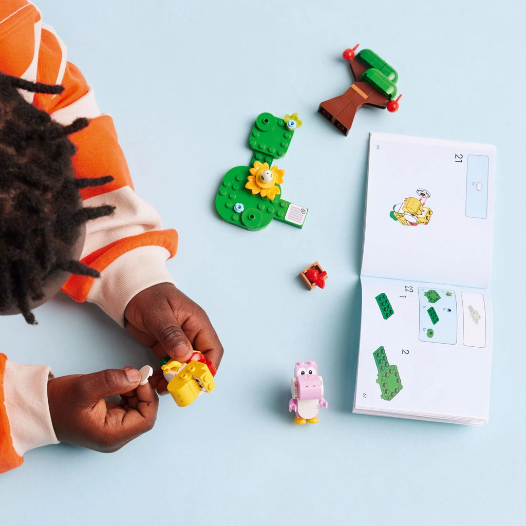 Building Toy Set with 2 Brick-Built Characters W555945